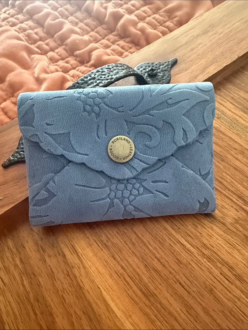 Portland Leather Cornflower Mini Daisy